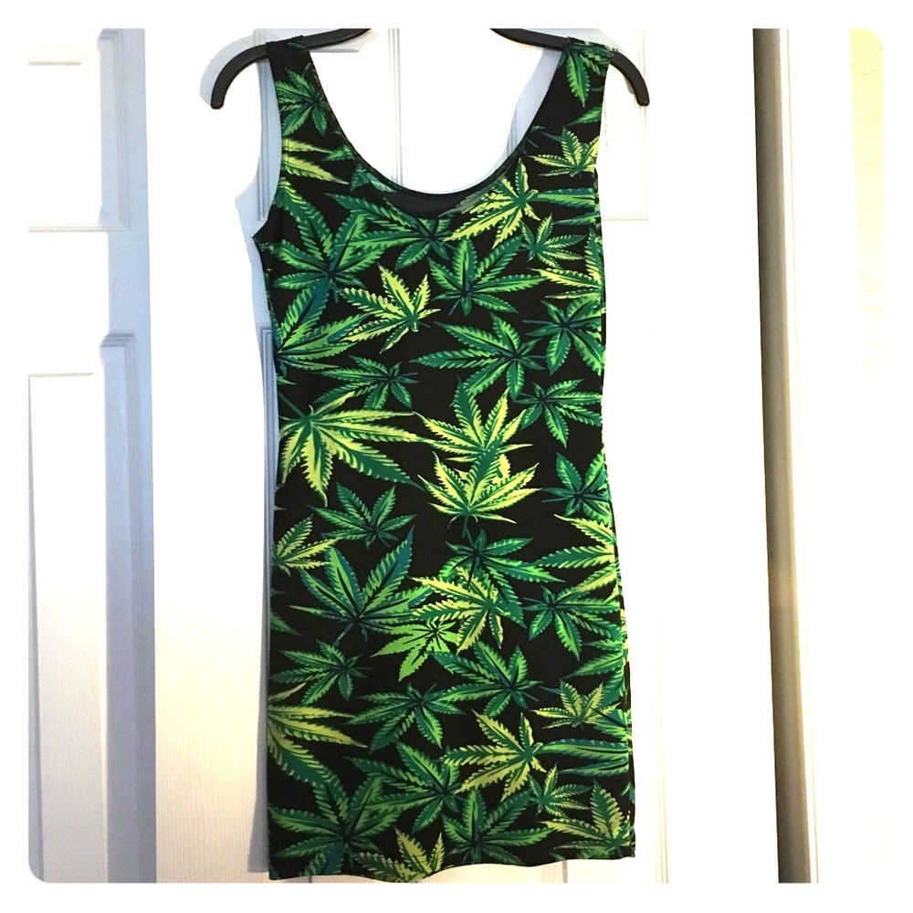 Green plant dress